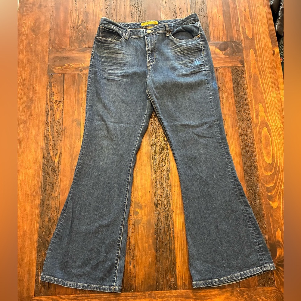 Seven7 Women's Blue Jeans Flare Size 12 Distressed Medium Wash Boho Retro Denim
